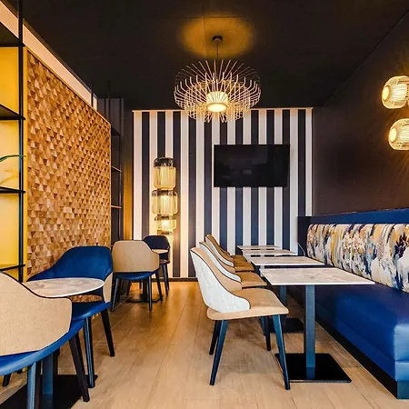 Ibis Centre Stanislas ホテル 3*